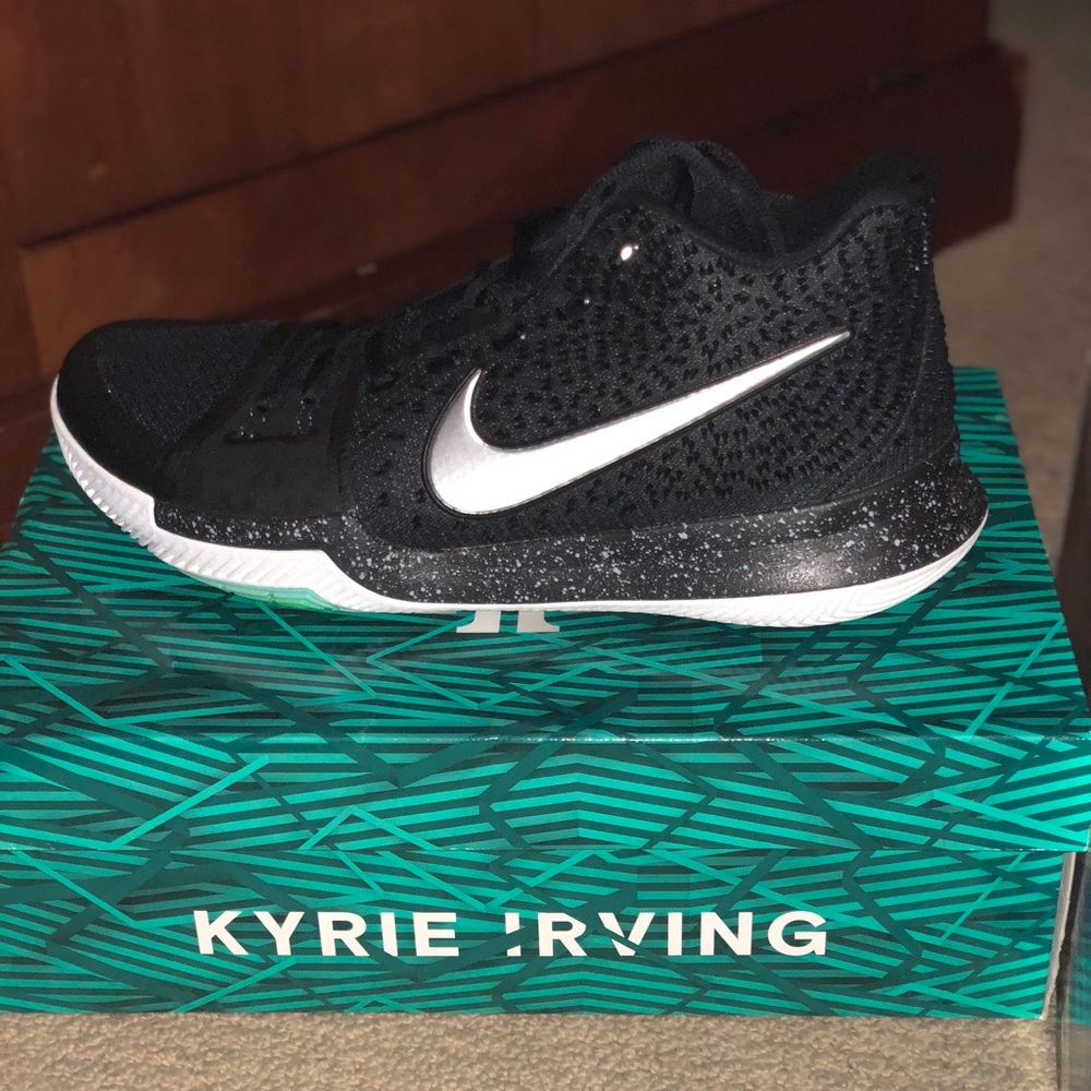 Kyrie Irving basketball shoes